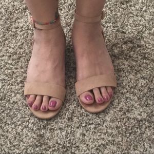 ⭐️SALE⭐️Nude Flat Sandals